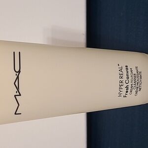 MAC Hyper Real Fresh Canvas Cream to Foam Cleanser 4.2 fl oz  NEW IN BOX